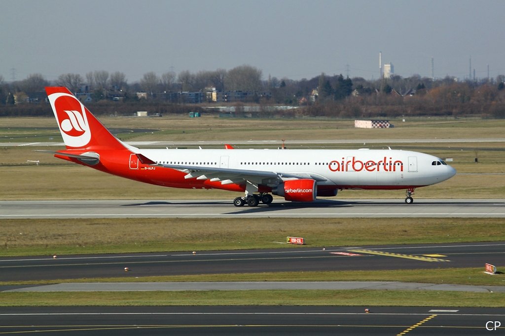 A330-200 D-ALPJ von Air Berlin startet am 9.3.2010 in Dsseldorf.