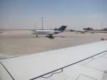 Zwei Yakovlev Yak-40 mit der Registrierung YK-AQD und YK-AQF der Syrian Air auf dem Flughafenvorfeld in Damaskus.