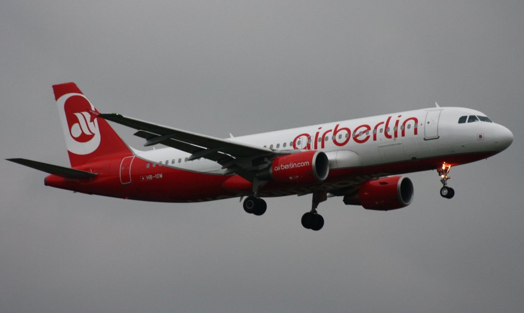 Air Berlin Switzerland,HB-IOW,(c/n3055),Airbus A320-214,03.05.2012,HAM-EDDH,Hamburg,Germany