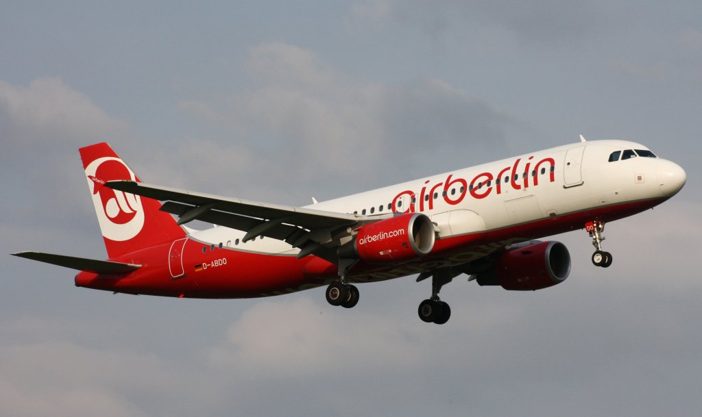 Air Berlin,D-ABDO,(c/n3055),Airbus A320-214,02.07.2013,HAM-EDDH,Hamburg,Germany