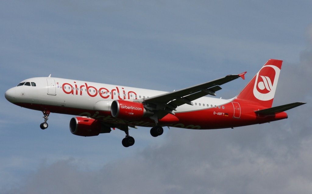 Air Berlin,D-ABFT,(c/n4674),Airbus A320-214,21.07.2012,HAM-EDDH,Hamburg,Germany