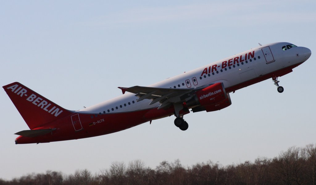 Air Berlin,D-ALTK,(c/n 1931),Airbus A320-214,14.01.2012,HAM-EDDH,Hamburg,Germany