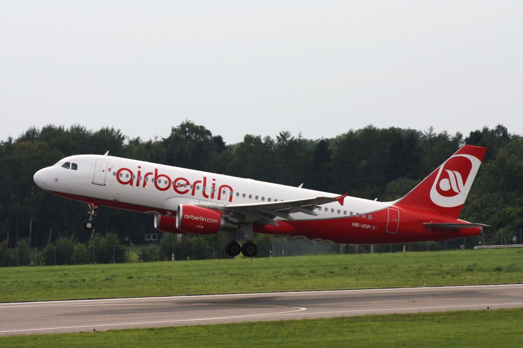 Air Berlin,HB-IOP,Airbus A320-214,26.08.2011,HAM-EDDH,Hamburg,Germany