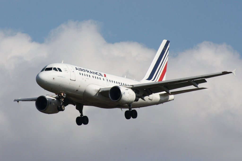 Air France,F-GUGG,(c/n2317),Airbus A318-111,05.05.2013,HAM-EDDH,Hamburg,Germany