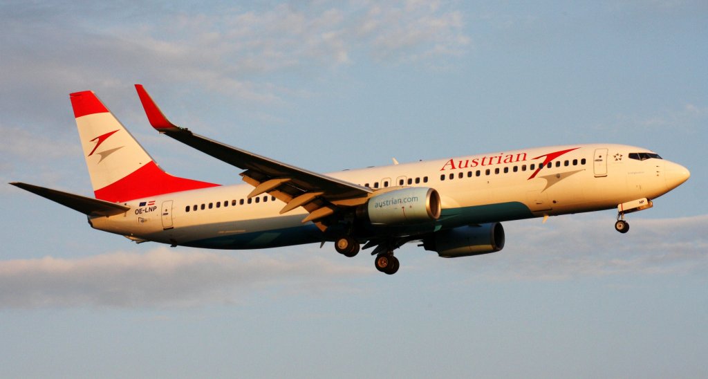 Austrian Airlines,OE-LNP,(c/n30420),Boeing 737-8Z9(WL),04.09.2012,HAM-EDDH,Hamburg,Germany