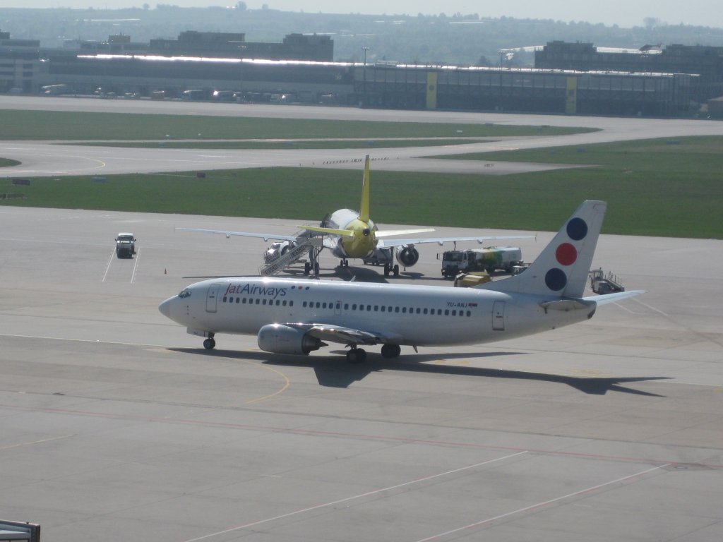 Boeing 737-300/JAT Airways/Stuttgart/24.04.2010