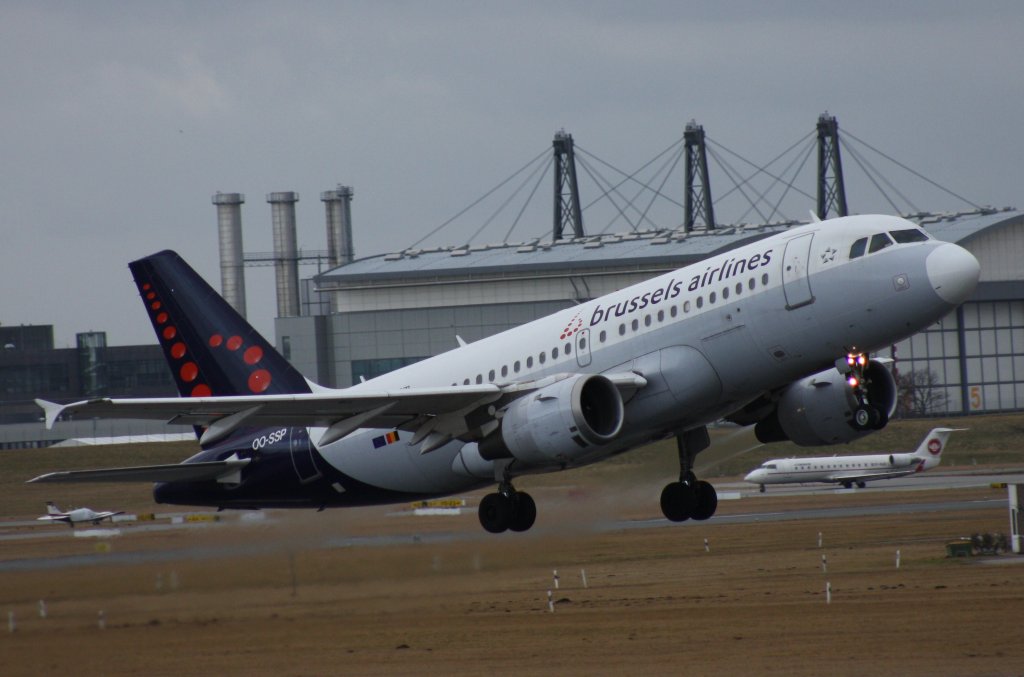 Burssels Airlines,OO-SSP,(c/n 644),Airbus A319-113,23.02.2012,HAM-EDDH,Hamburg,Germany