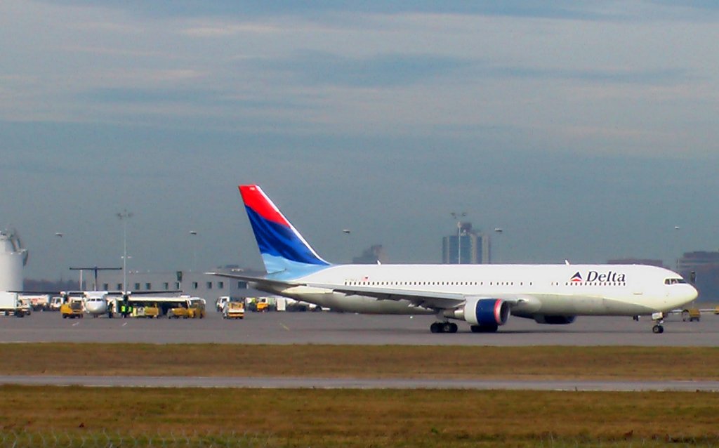 Delta Airlines 
Boeing 767-300
Stuttgart
14.11.2009