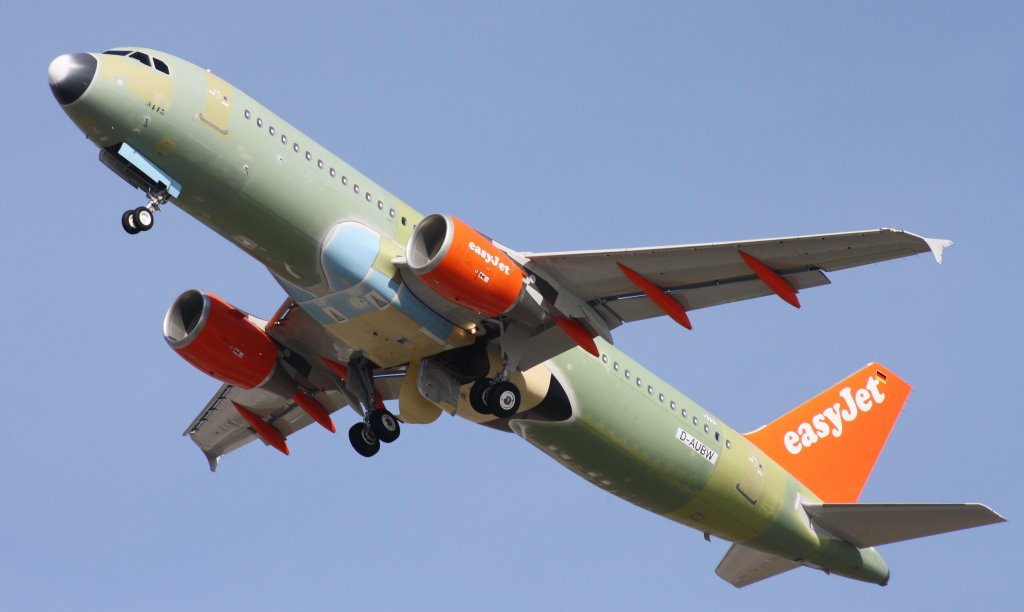 EasyJet,D-AUBW,(c/n 5113),Reg.G-EZUW,Airbus A320-214,27.03.2012,XFW-EDHI,Hamburg-Finkenwerder,Germany