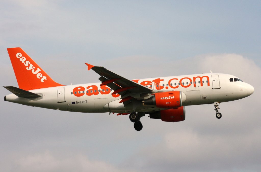 EasyJet,G-EZFX,(c/n4385),Airbus A319-111,24.05.2013,HAM-EDDH,Hamburg,Germany