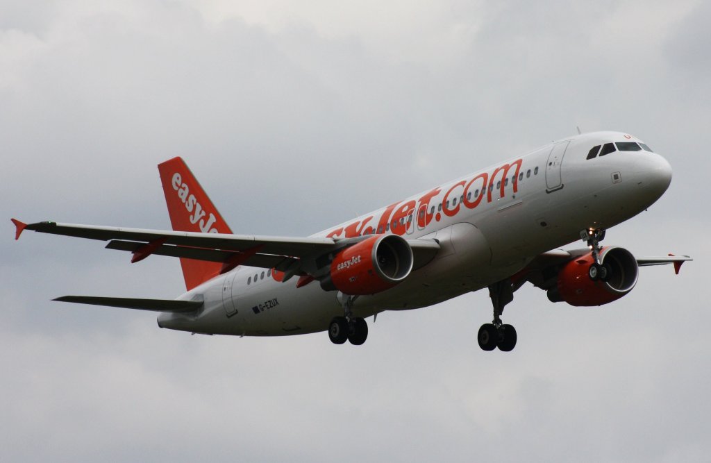 EasyJet,G-EZUX,(c/n5138),Airbus A320-214,17.06.2012,HAM-EDDH,Hamburg,Germany