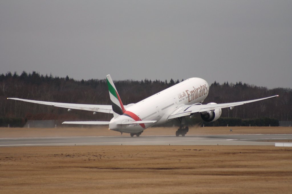 Emirates,A6-EBQ,(c/n 33863),Boeing 777-36N(ER),23.02.2012,HAM-EDDH,Hamburg,Germany