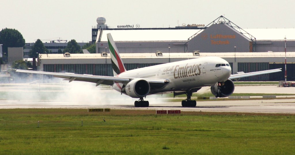 Emirates,A6-EGG,(c/n41070),Boeing 777-31H(ER),28.07.2013,HAM-EDDH,Hamburg,Germany