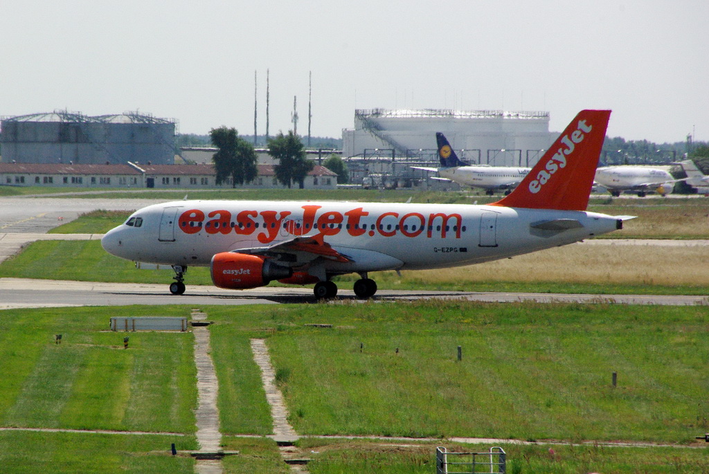  G-EZFG   asyjet    A319-111      Berlin-Schnefeld   SXF

06.07.2013