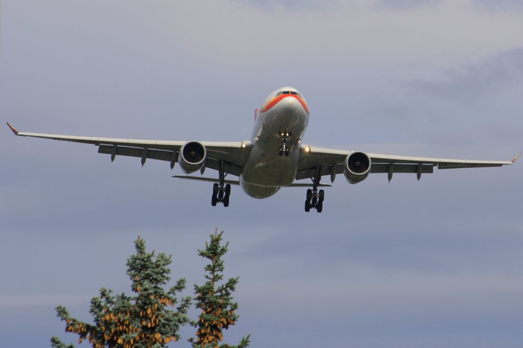 Hainan Airlines 
Airbus A330
Berlin-Tegel
16.08.10