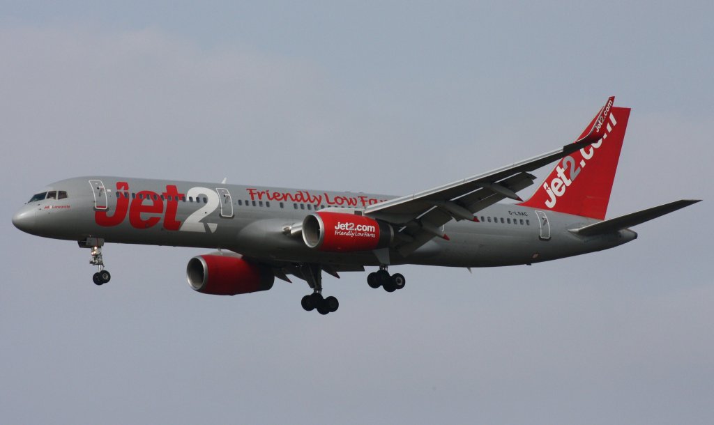 Jet 2,G-LSAC,(c/n 25488),Boeing 757-23A,17.03.2012,HAM-EDDH,Hamburg,Germany