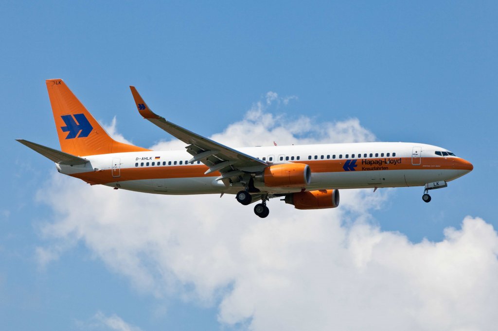 Landung B737-800/Hapag Lloyd/Kreuzfahrten/Stuttgart/EDDS/23.05.2010