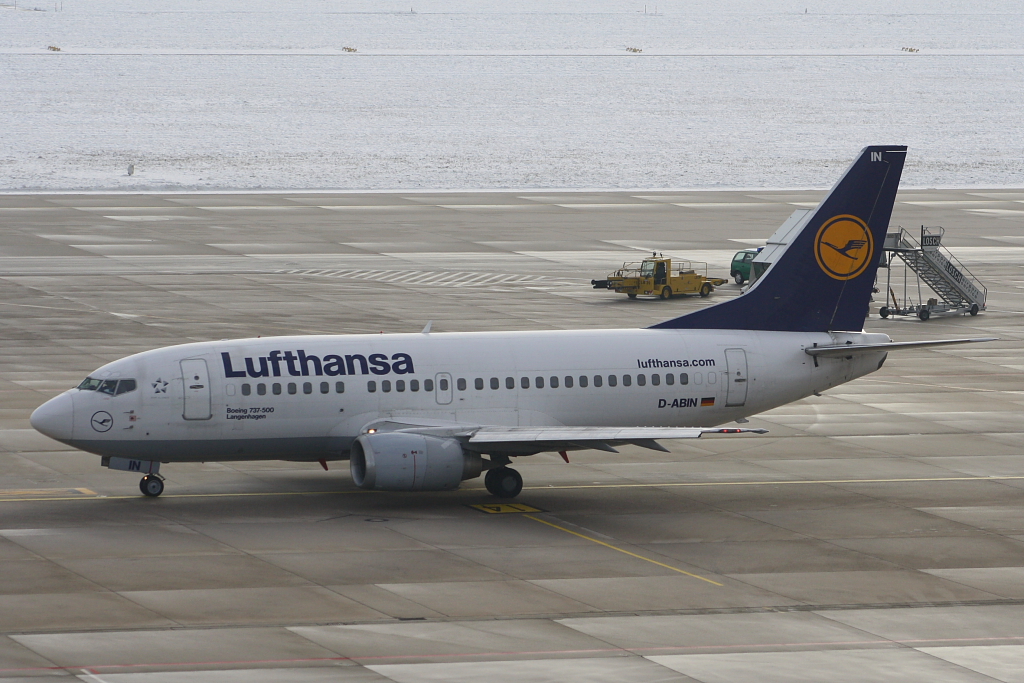 Lufthansa
Boeing 737-530
D-ABIN
Stuttgart
28.11.10