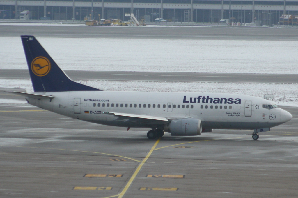 Lufthansa
Boeing 737-530
D-ABIN
Stuttgart
28.11.10