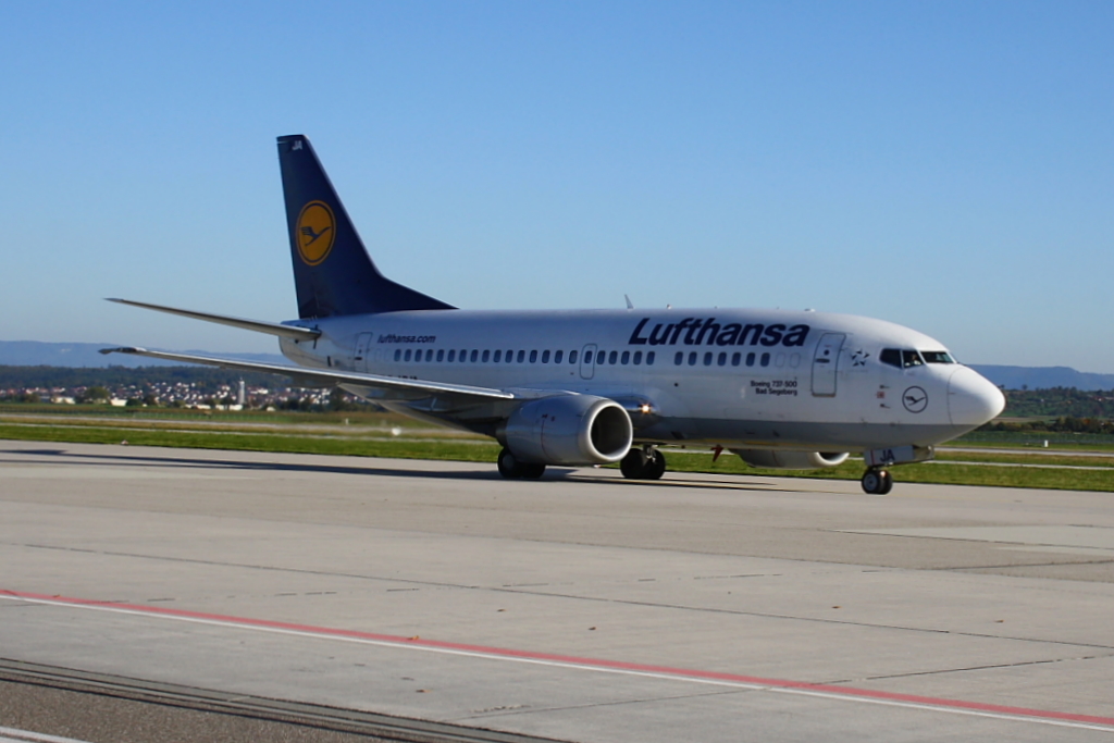 Lufthansa
Boeing 737-530
D-ABJA
Stuttgart
10.10.10