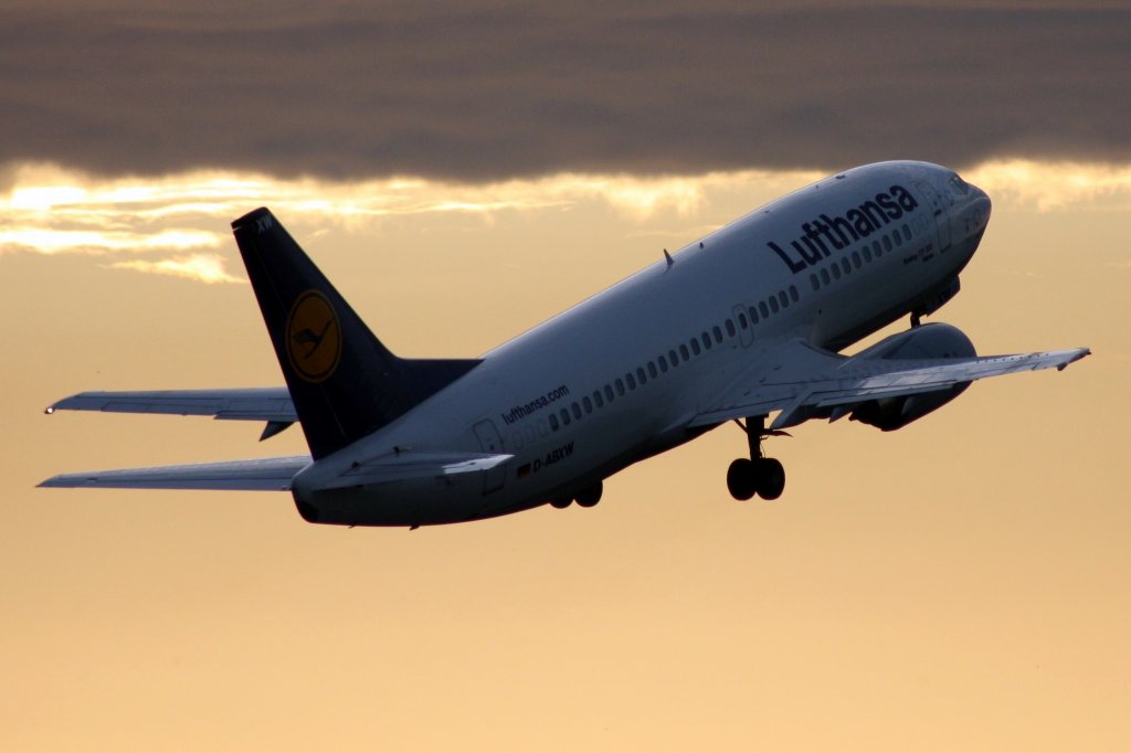 Lufthansa,D-ABXW,Boeing 737-330,19.05.2011,HAM-EDDH,Hamburg,Germany