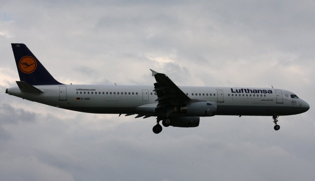 Lufthansa,D-AIDC,(c/n4560),Airbus A321-231,09.05.2012,HAM-EDDH,Hamburg,Germany