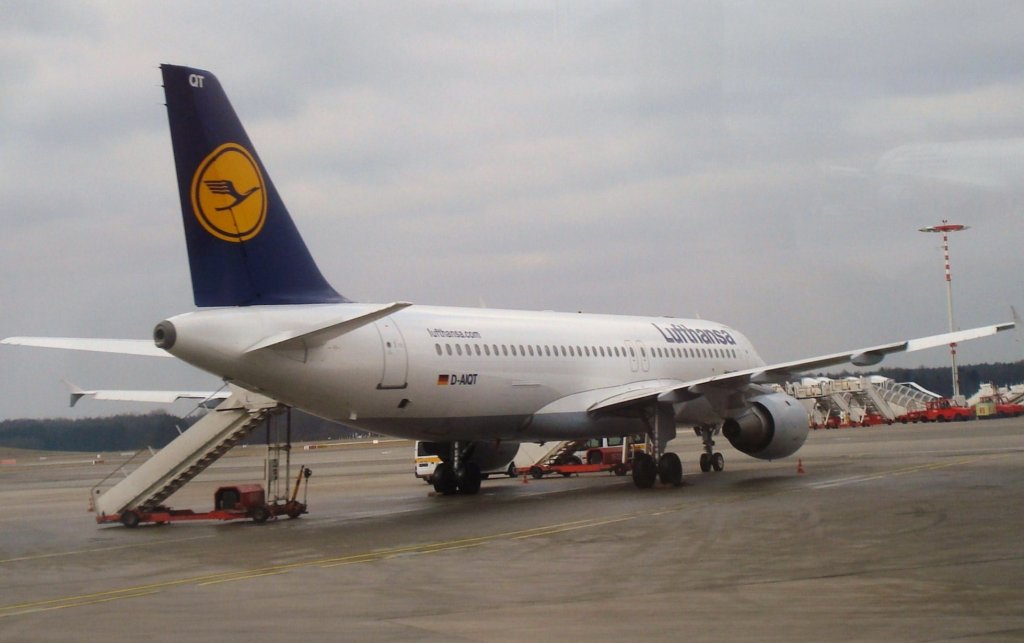 Lufthansa,D-AIQT,(c/n1337),Airbus A320-211,23.02.2013,HAM-EDDH,Hamburg,Germany