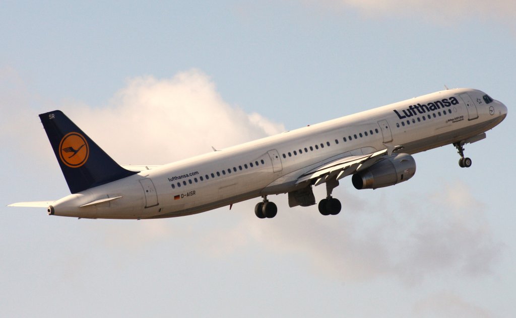 Lufthansa,D-AISR,(c/n 3987),Airbus A321-231,15.02.2012,HAM-EDDH,Hamburg,Germany