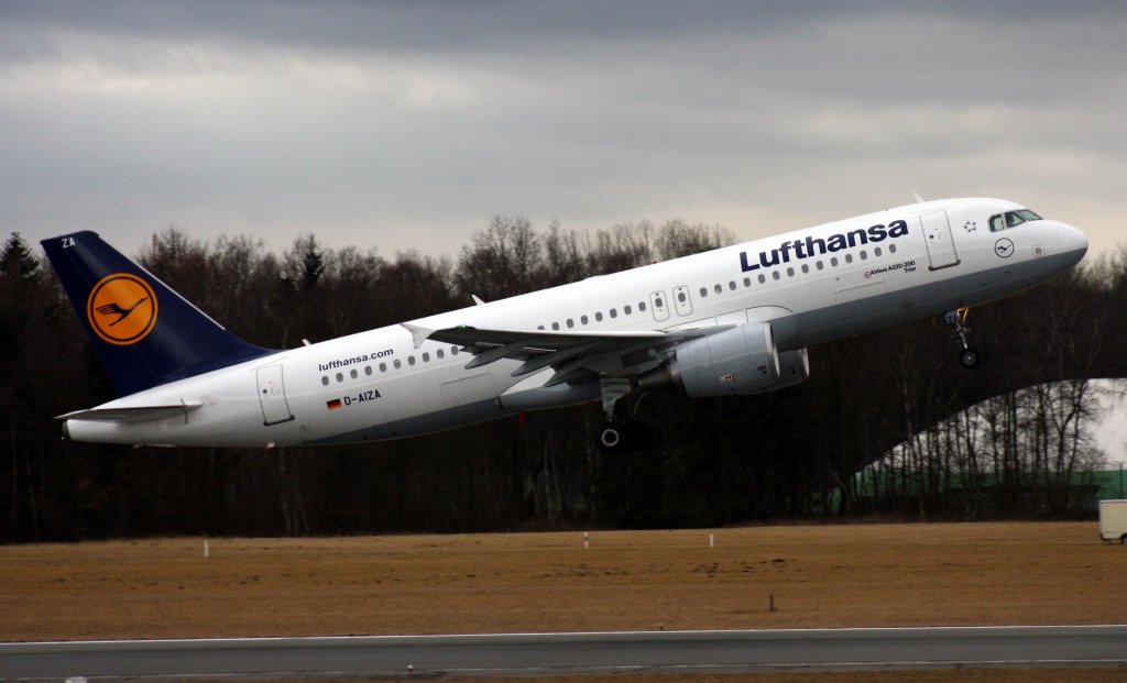 Lufthansa,D-AIZA,(c/n 4097),Airbus A320-214,23.02.2012,HAM-EDDH,Hamburg,Germany