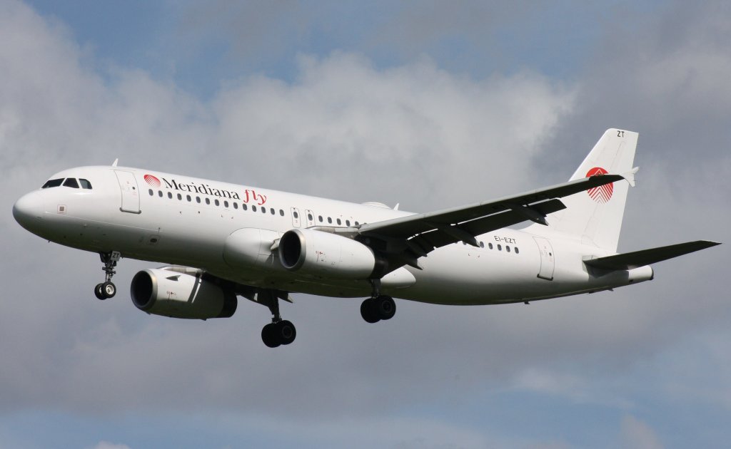 Meridiana Fly,EI-EZT,(c/n1896),Airbus A320-232,21.07.2012,HAM-EDDH,Hamburg,Germany