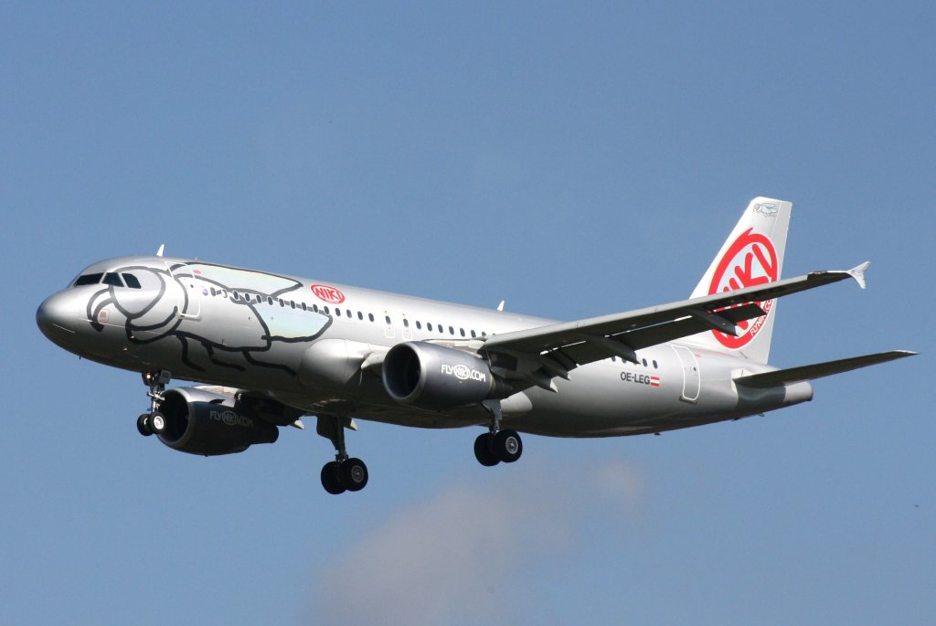 NIKI,OE-LEG,(c/n4581),Airbus A320-214,05.05.2013,HAM-EDDH,Hamburg,Germany