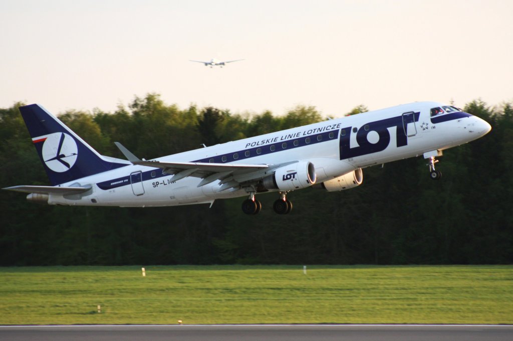 Polish Airlines LOT,SP-LIM,(c/n17000311),Embraer ERJ-170-200LR,01.05.2012,HAM-EDDH,Hamburg,Germany