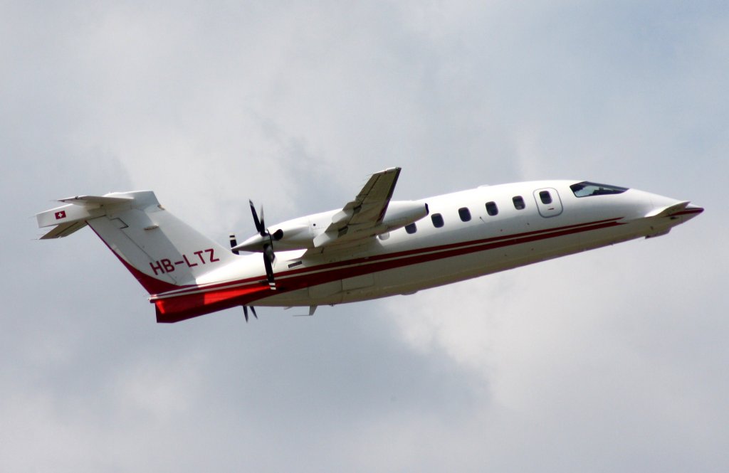 Private,HB-LTZ,Piaggio P-180 Avanti,28.07.2013,HAM-EDDH,Hamburg,Germany