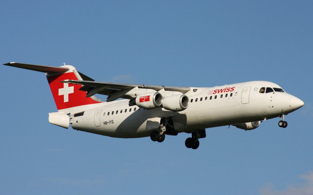 Swiss,HB-IYQ,(c/nE3384),British Aerospace Avro RJ100,17.07.2012,HAM-EDDH,Hamburg,Germany