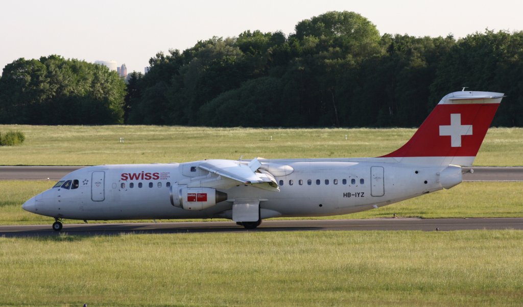 Swiss,HB-IYZ,(c/nE3338),British Aerospace Avro RJ100,24.05.2012,HAM-EDDH,Hamburg,Germany