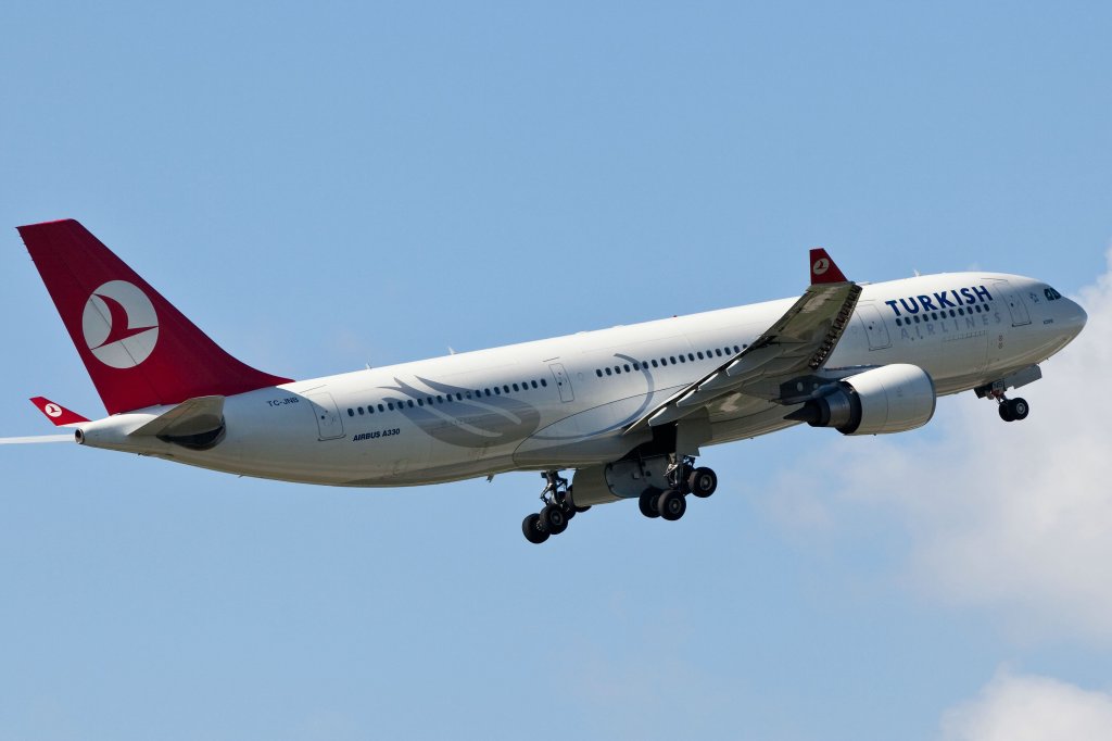 Take off A330/Turkish Airlines/Stuttgart/EDDS/23.05.2010