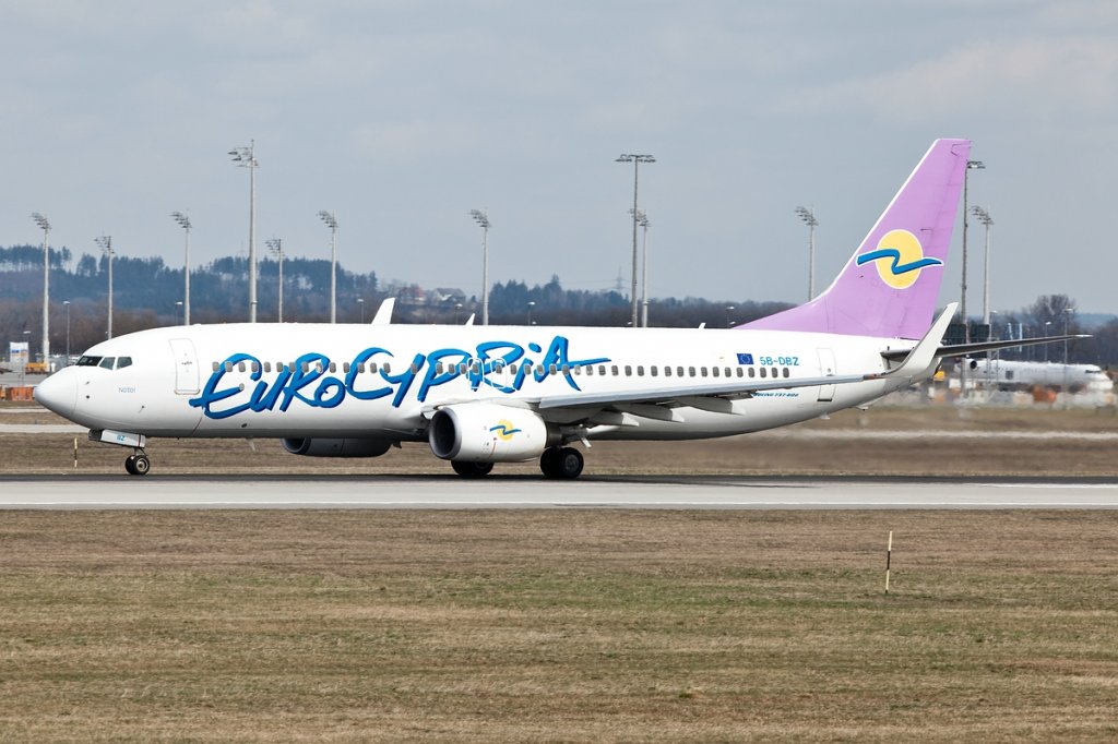 Take off B737/Euro Cypria/MUC/Mnchen/02.04.2010.