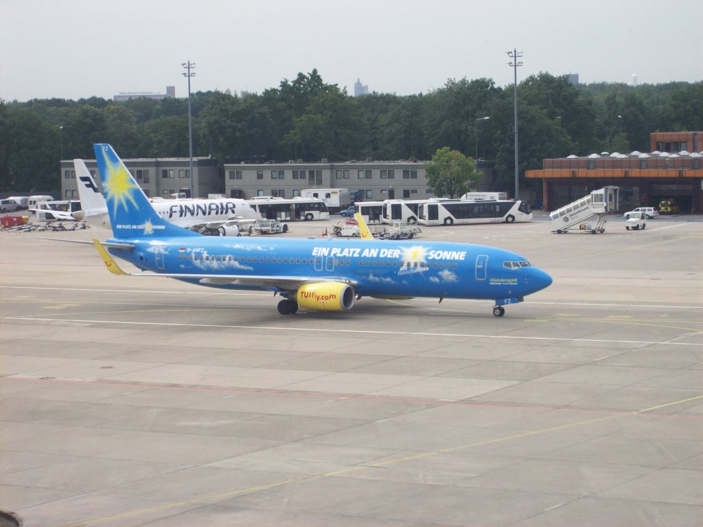 Tuifly.com
Typ:Boing 737 800
Flughafen:TXL
Kennung:D-AHFZ
Datum:19.8.2011