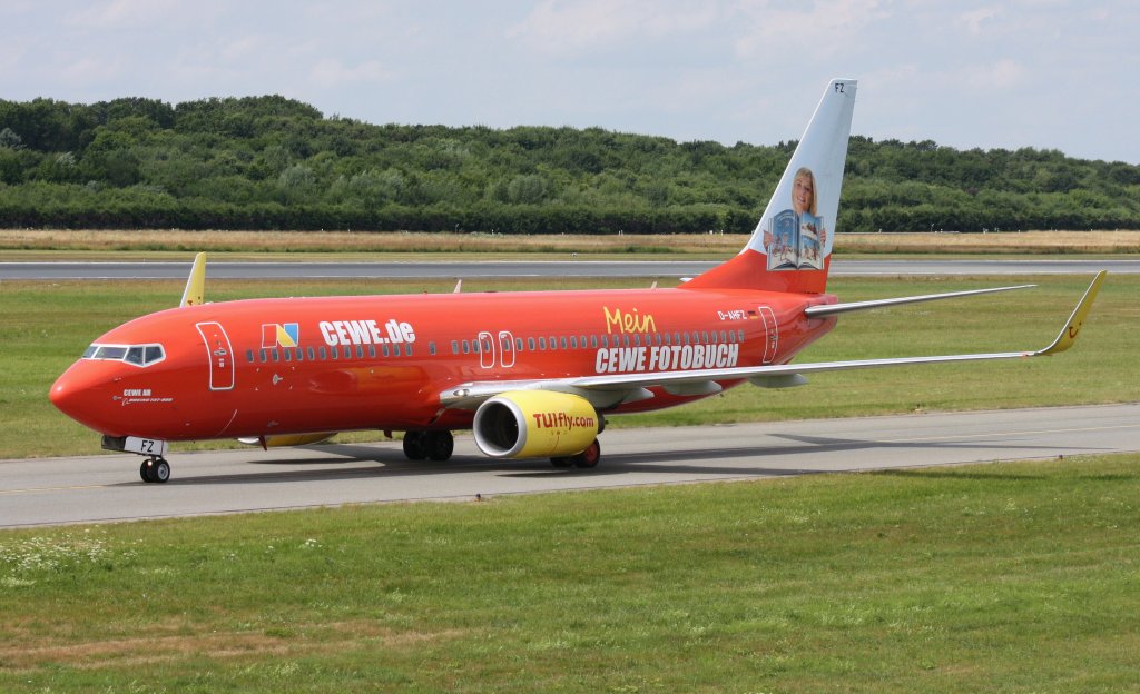 TUIfly,D-AHFZ,(c/n30883),Boeing 737-8K5(WL),28.07.2013,HAM-EDDH,Hamburg,Germany(Bemalung:CEWE Fotobuch)