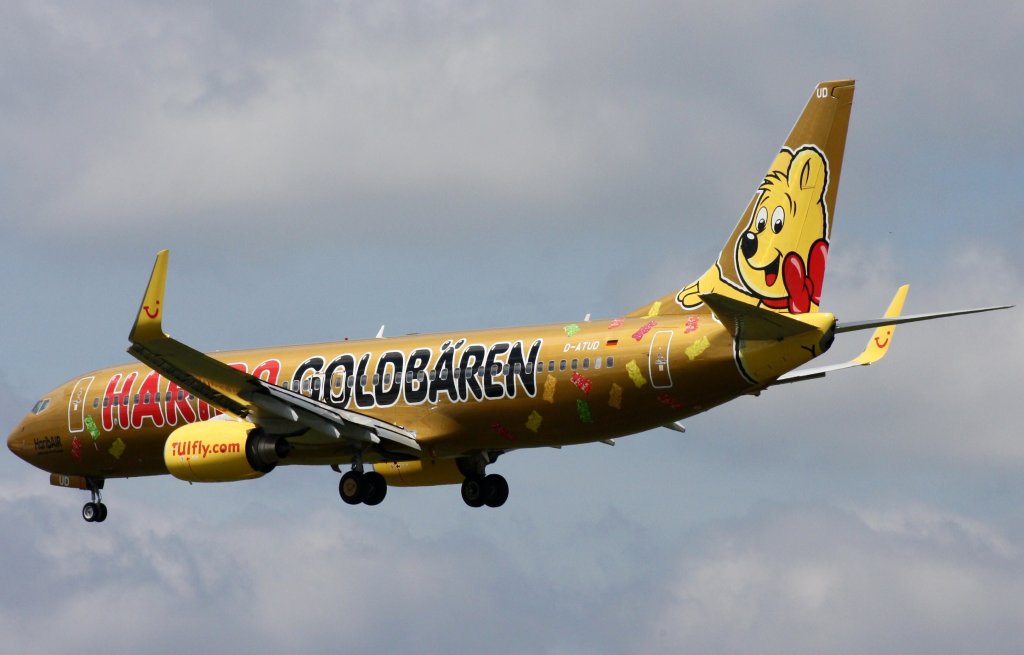 TUIfly,D-ATUD,Boeing 737-8K5,26.06.2011,HAM-EDDH,Hamburg,Germany (HARIBO Goldbren)