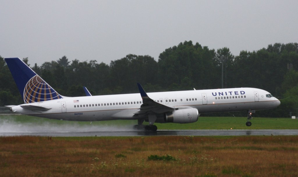 United Airlines,N41135,(c/n29284),Boeing 757-224(WL),29.07.2012,HAM-EDDH,Hamburg,Germany