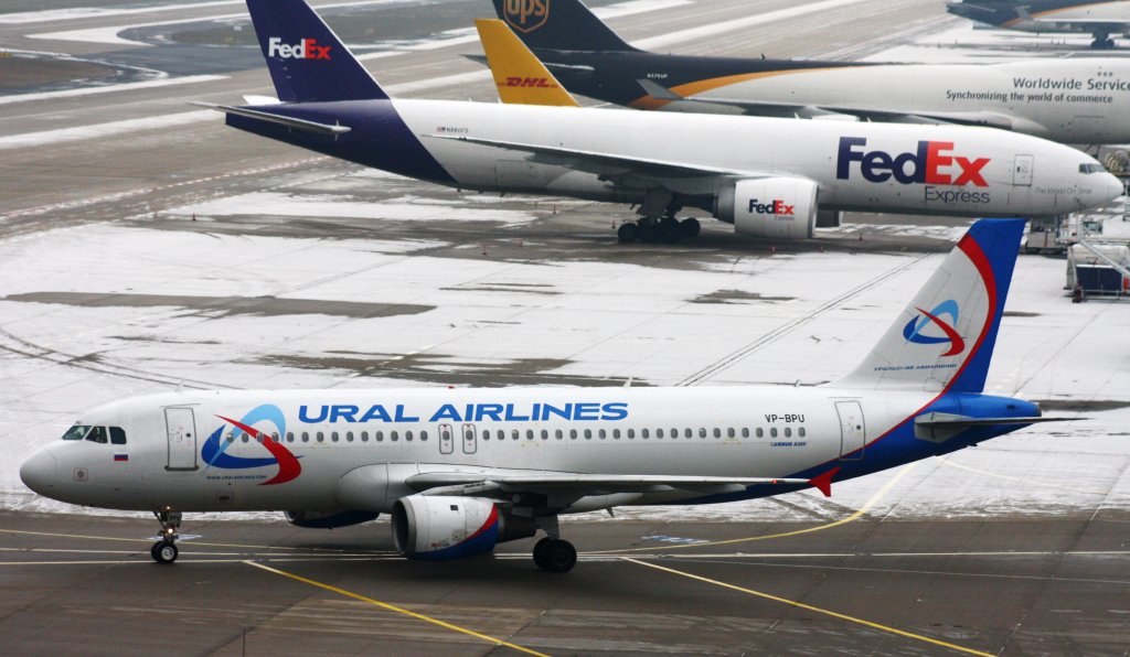 Ural Airlines,VP-BPU,(c/n220),Airbus A320-211,14.01.2013,CGN-EDDK,Kln-Bonn,Germany