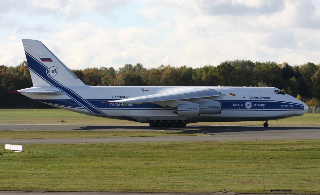 Volga-Dnepr,RA-82043,Antonov An-124-100,27.10.2012,HAM-EDDH,Hamburg,Germany