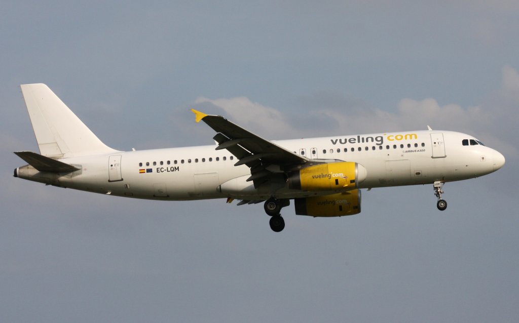 Vueling,EC-EQM,(c/n2223),Airbus A320-232,02.07.2013,HAM-EDDH,Hamburg,Germany