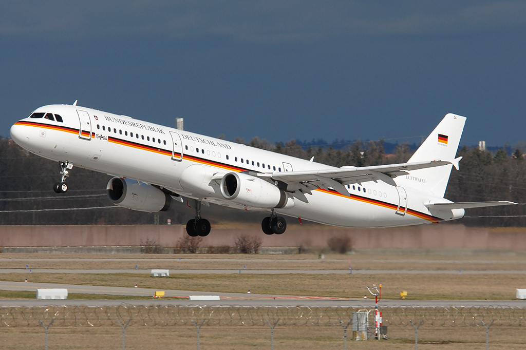 15+04 Airbus A321-231 08.03.2019