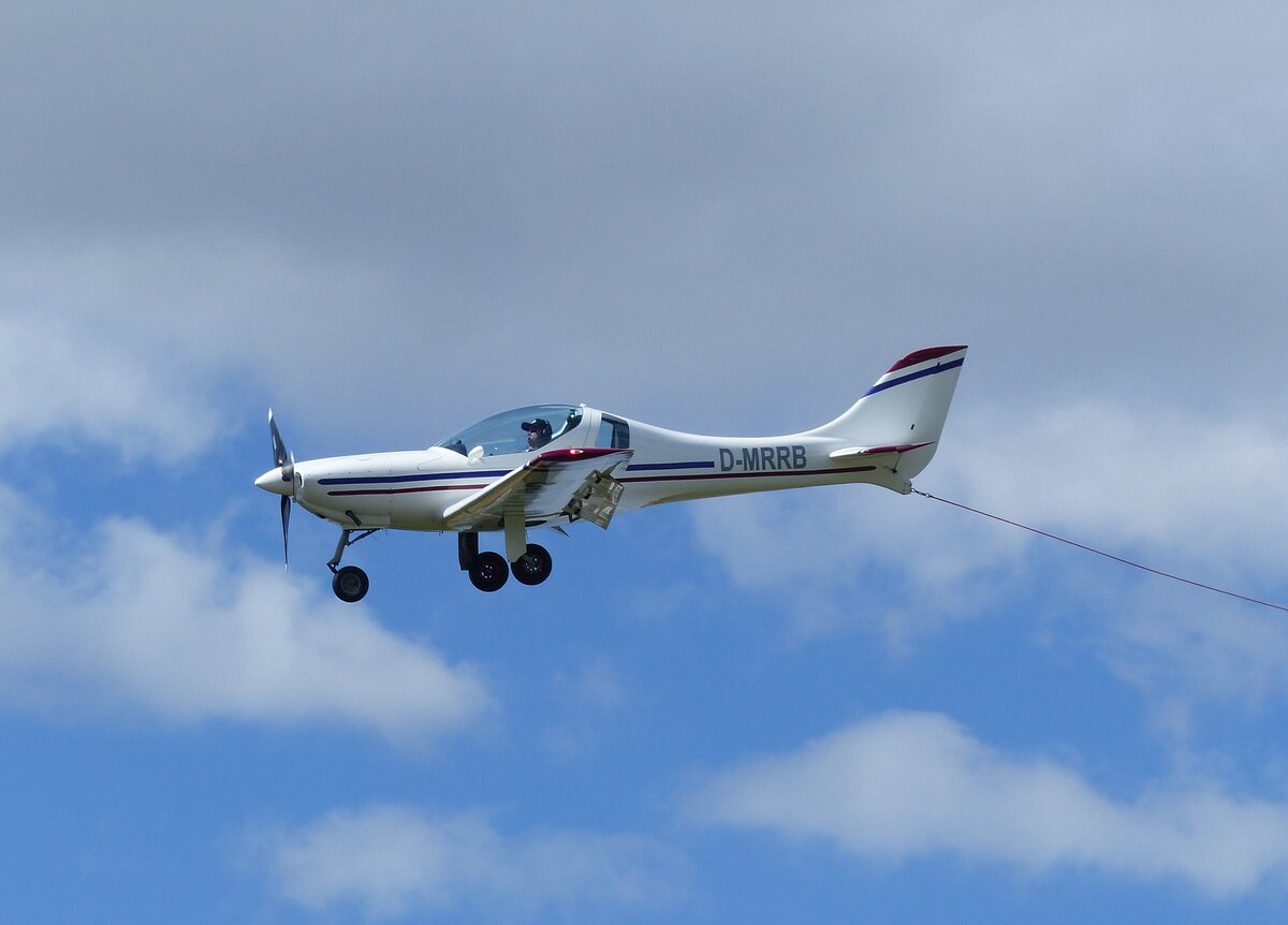 Aerospool WT-9 Dynamic, D-MRRB, Schleppmaschine  bei der deutschen Meisterschaft im Seglkunstflug 2024 in Gera