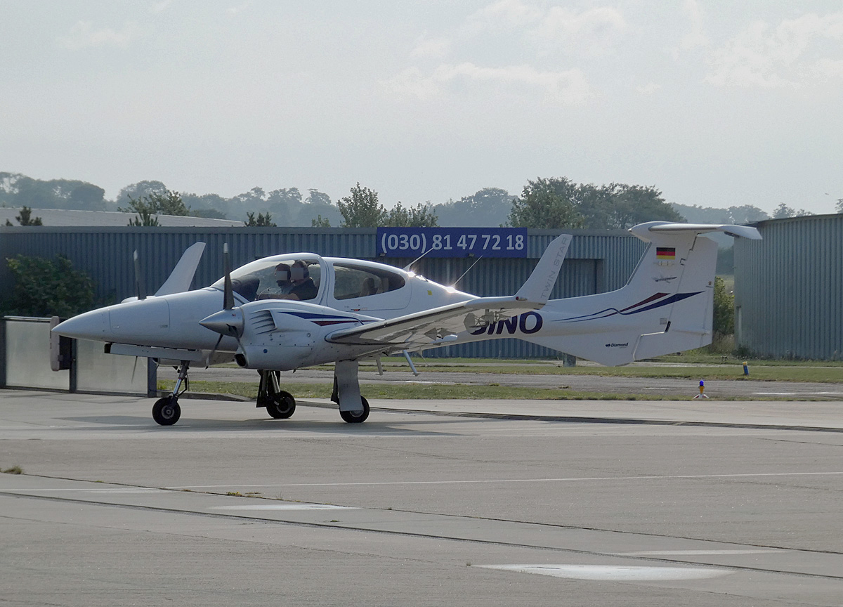 Aerotours DA-42NG, D-GINO, Flugplatz Strausberg, 21.08.2024