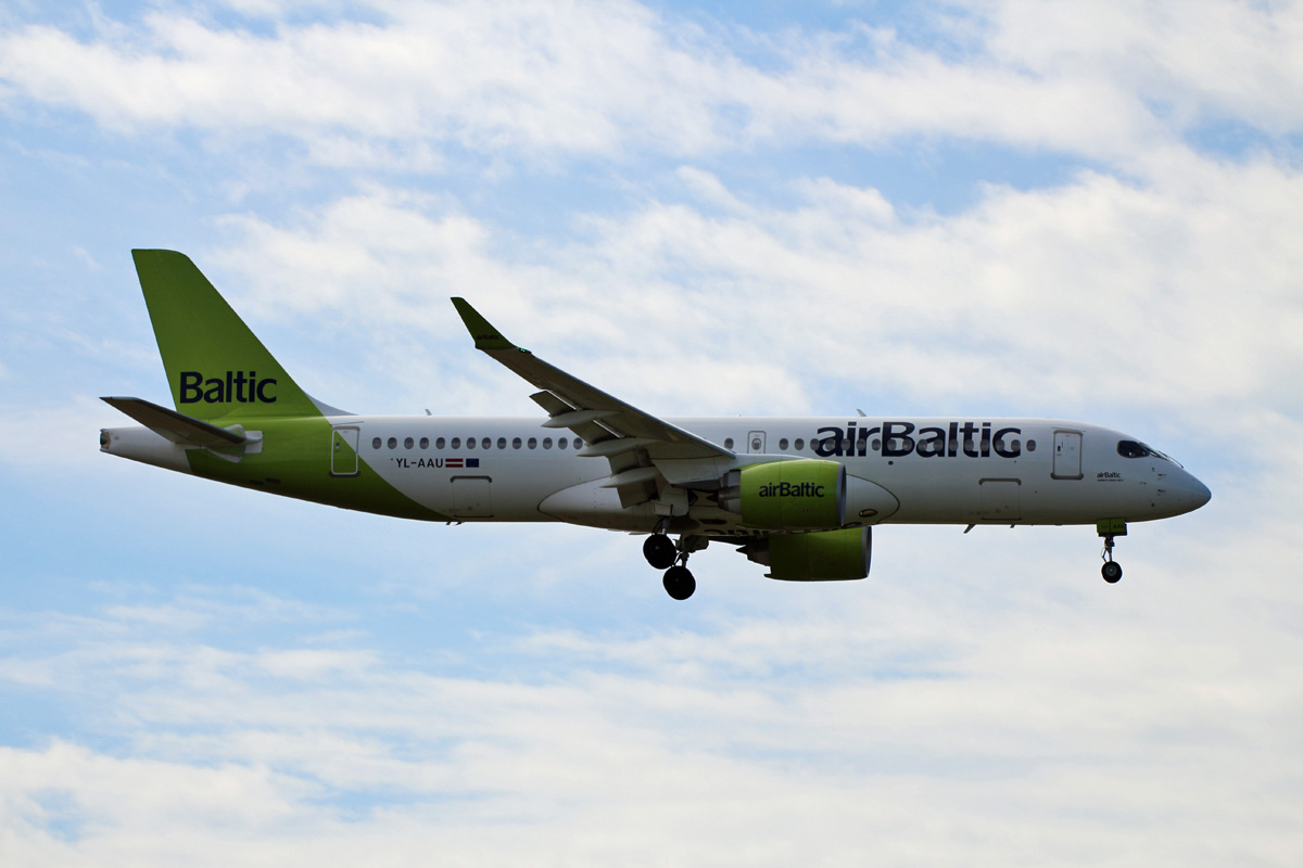 Air Baltic, Airbus A 220-300, YL-AAU, BER, 14.07.2024