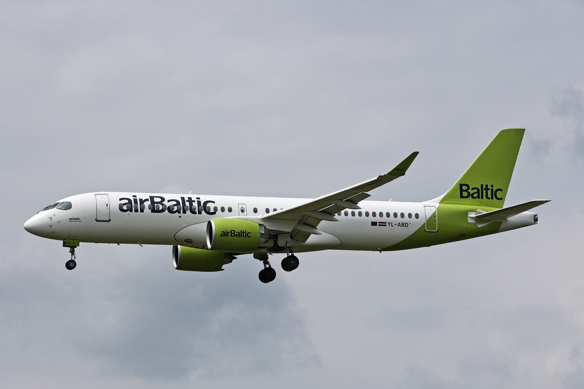 Air Baltic, YL-ABD, Airbus A220-371, msn: 55129, 07.Juni 2024, ZRH Zürich, Switzerland.