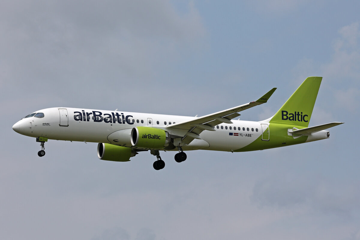 Air Baltic, YL-ABE, Airbus A220-371, msn: 55131, 07.Juni 2024, ZRH Zürich, Switzerland.